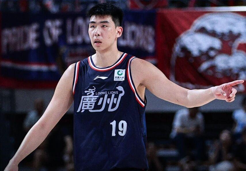 徐昕收到NBA试训邀请，广东男篮锋线问题明显 邱彪为克里斯怼记者